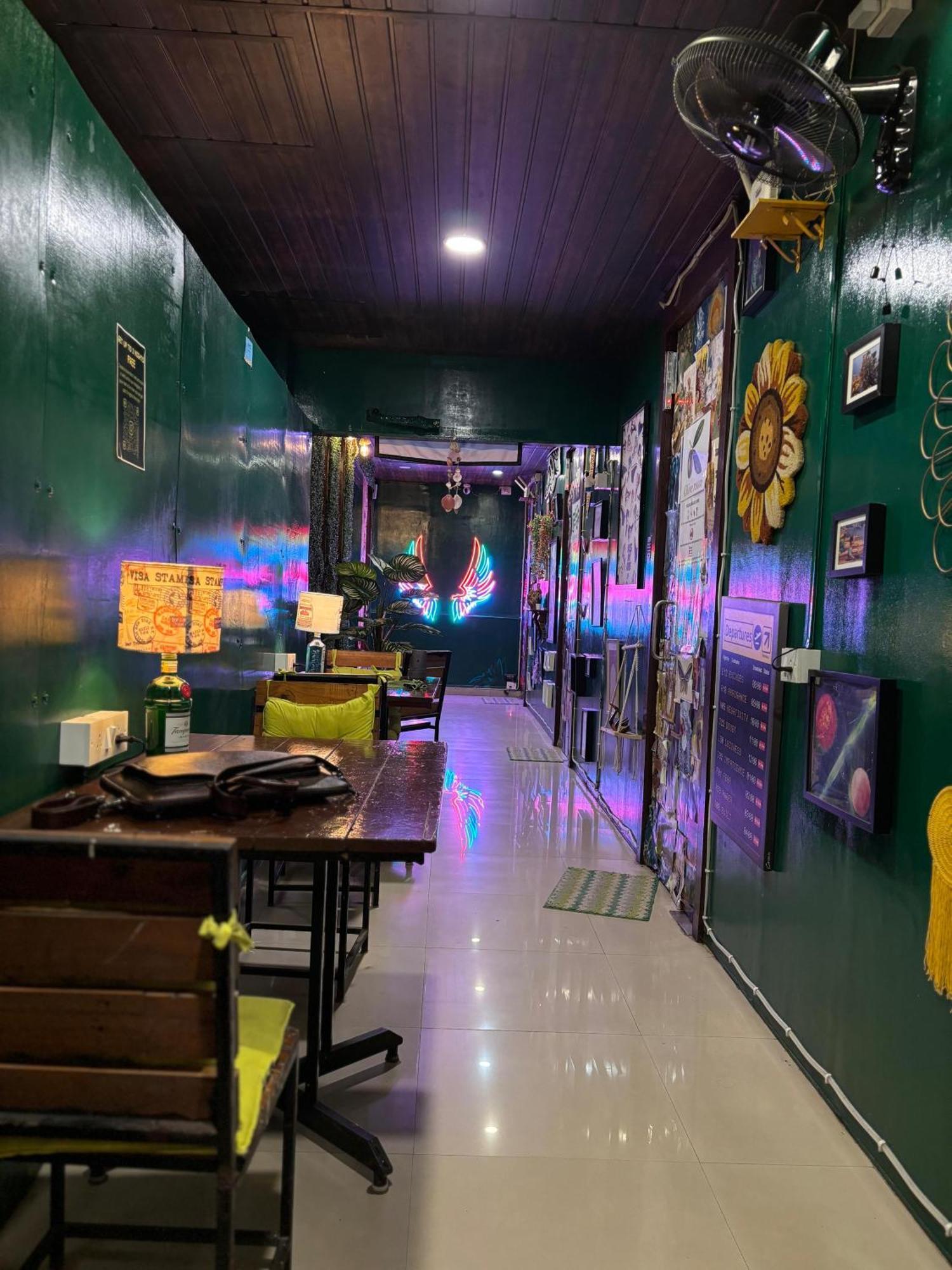 Forrest Hostels Bombay Extérieur photo